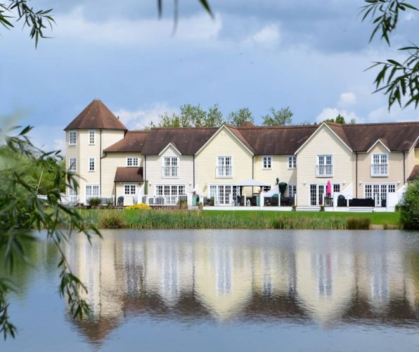 New England style holiday cottages in the Cotswold Water Park