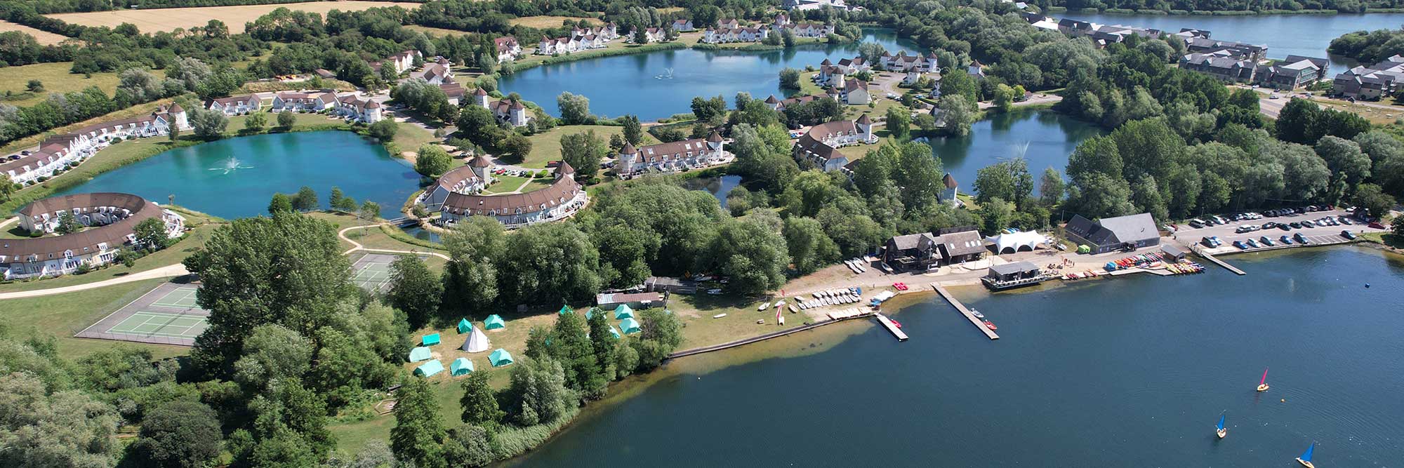 Aerial photo of Isis and Windrush lakes